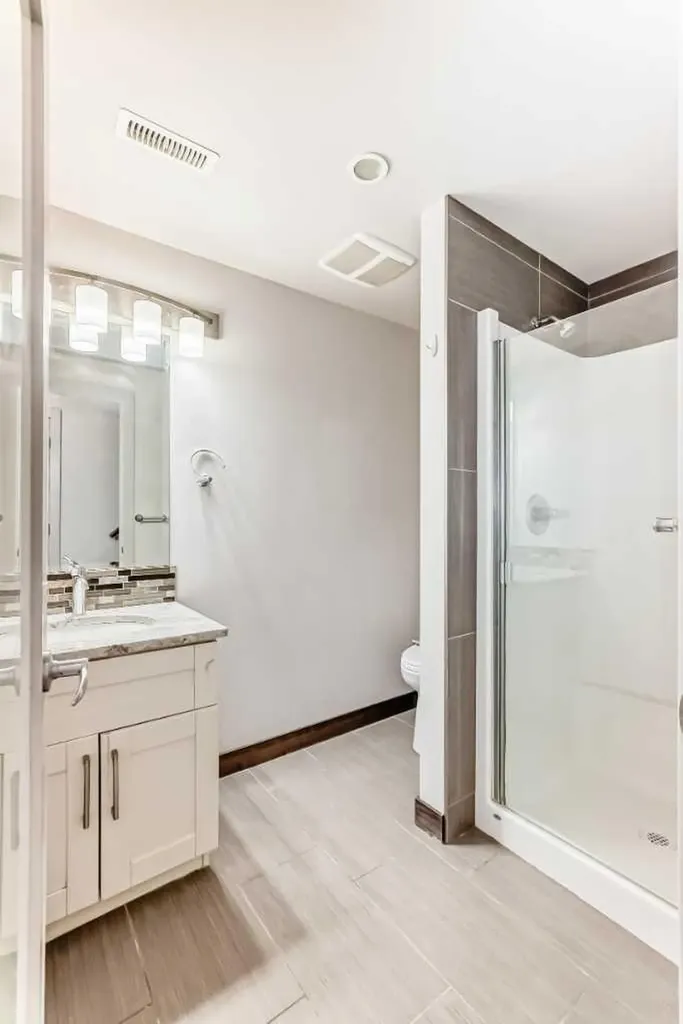 3825 1 Street NE Calgary AB T2E 3E1