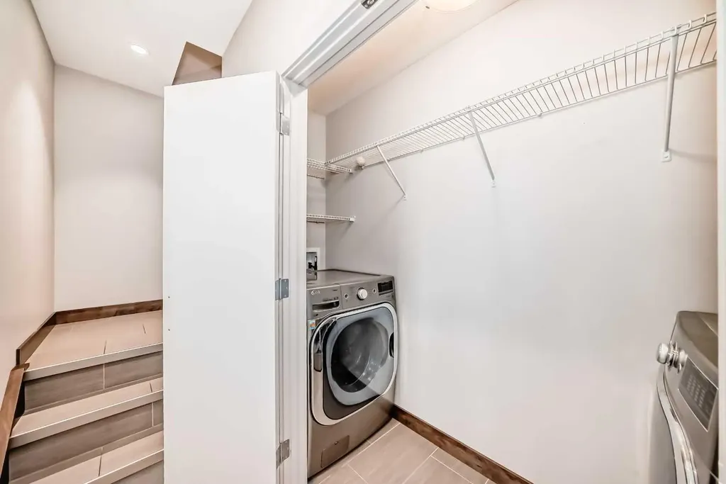 3825 1 Street NE Calgary AB T2E 3E1