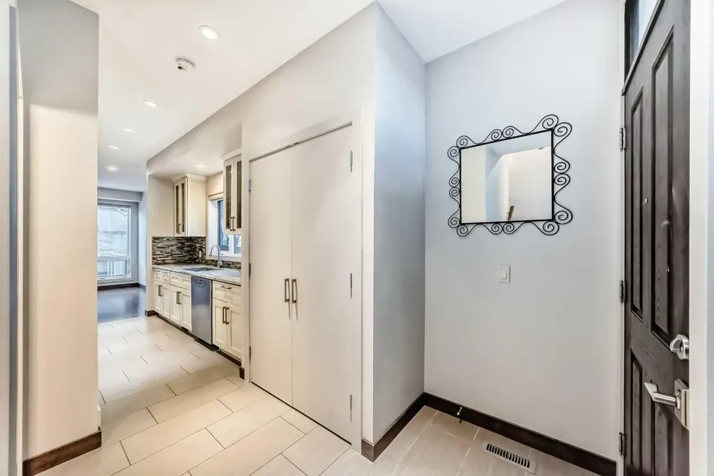 3825 1 Street NE Calgary AB T2E 3E1