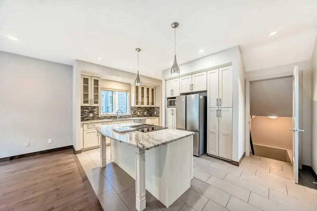 3825 1 Street NE Calgary AB T2E 3E1