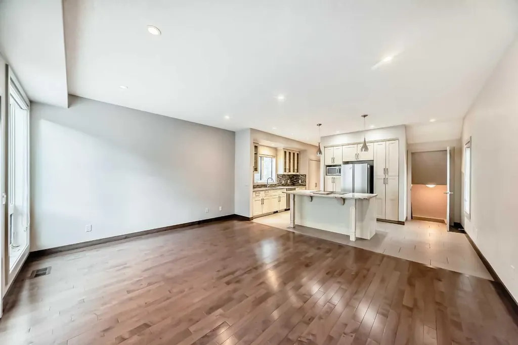 3825 1 Street NE Calgary AB T2E 3E1