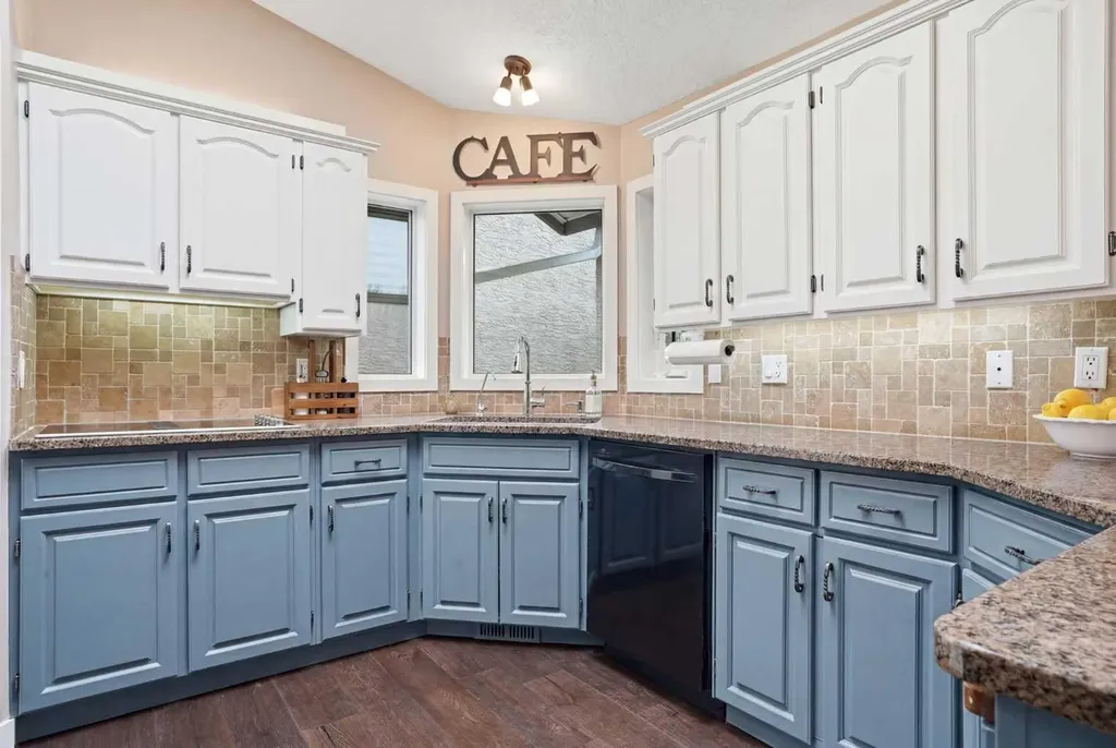 19 Hawkside Close NW Calgary AB T3G 3K3