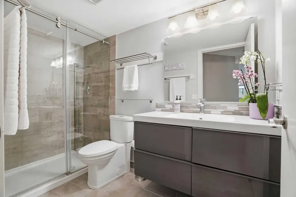 19 Hawkside Close NW Calgary AB T3G 3K3