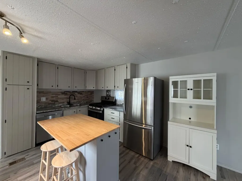 53209 Range Road 183 Edson AB T7E 3B2