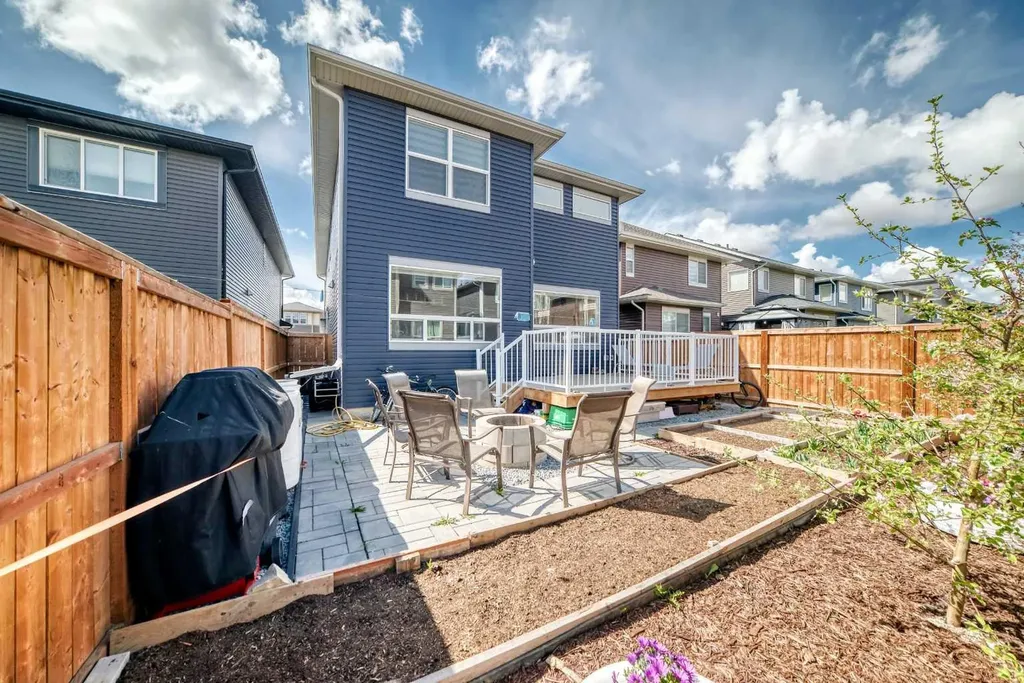 748 Midtown Drive SW Airdrie AB T4B 4K5