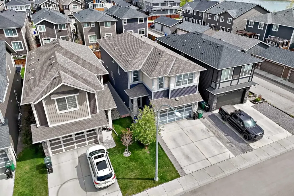 748 Midtown Drive SW Airdrie AB T4B 4K5