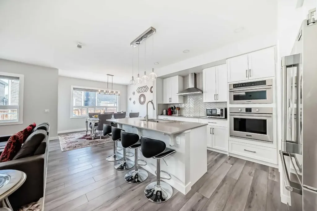 748 Midtown Drive SW Airdrie AB T4B 4K5