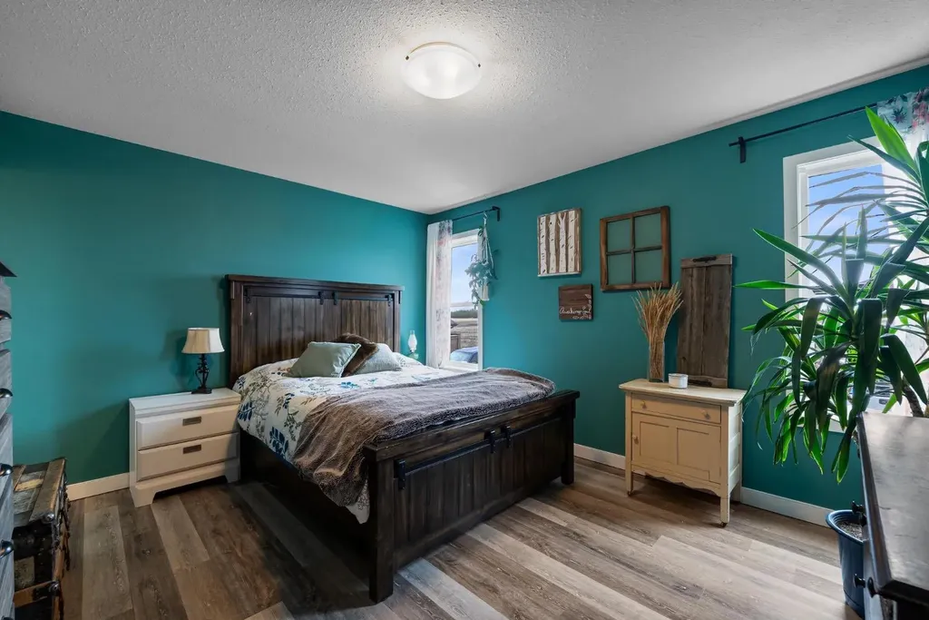 4418 75 Street Camrose AB T4V 5C9