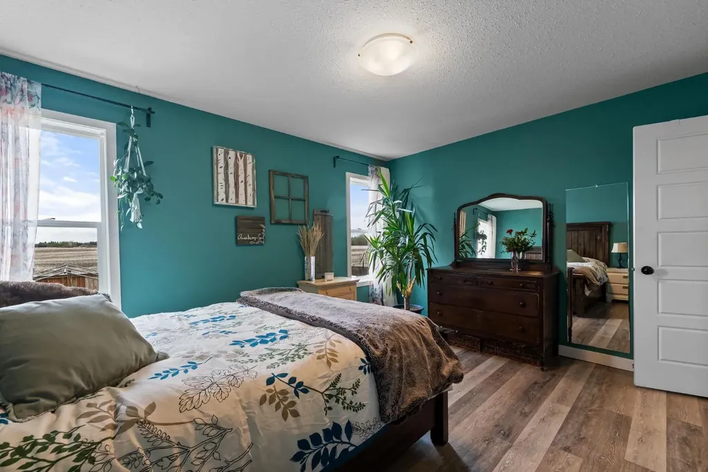 4418 75 Street Camrose AB T4V 5C9