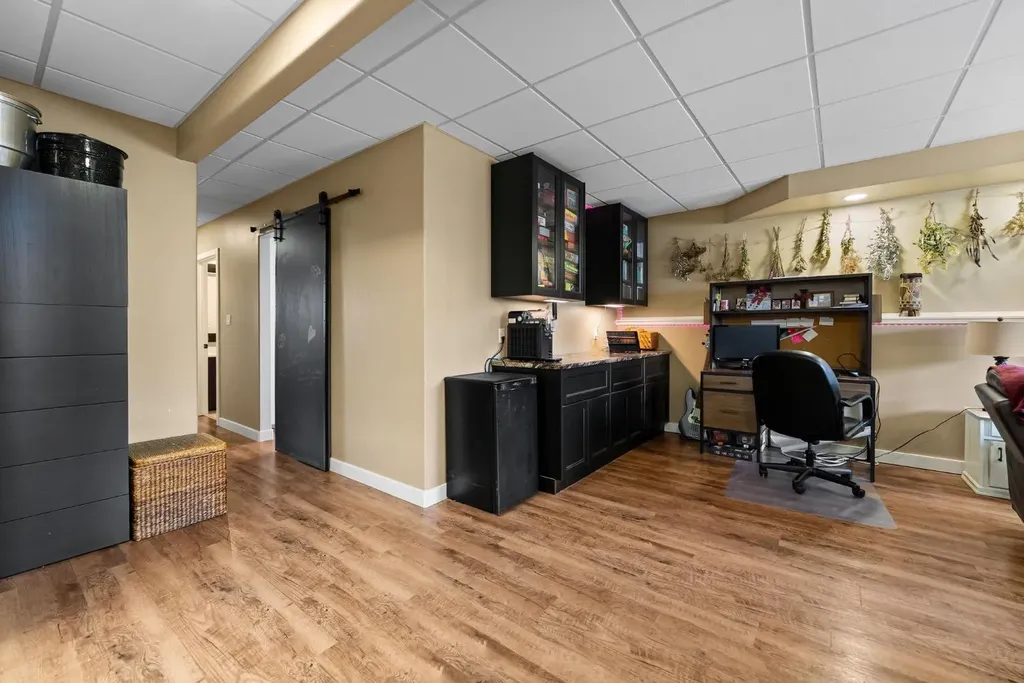 4418 75 Street Camrose AB T4V 5C9