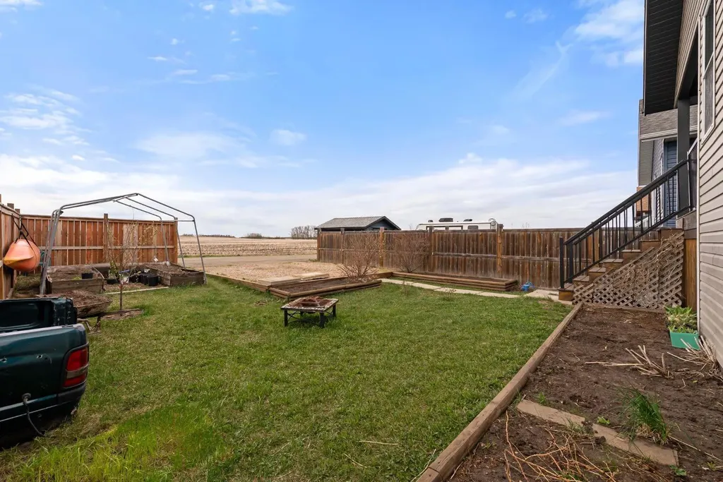 4418 75 Street Camrose AB T4V 5C9