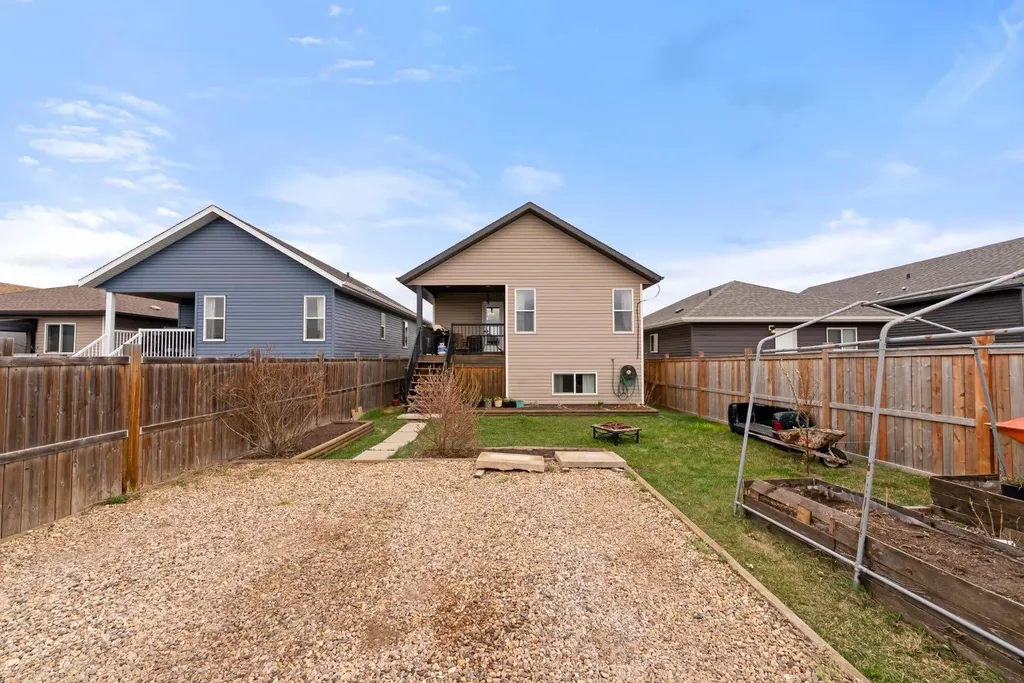 4418 75 Street Camrose AB T4V 5C9