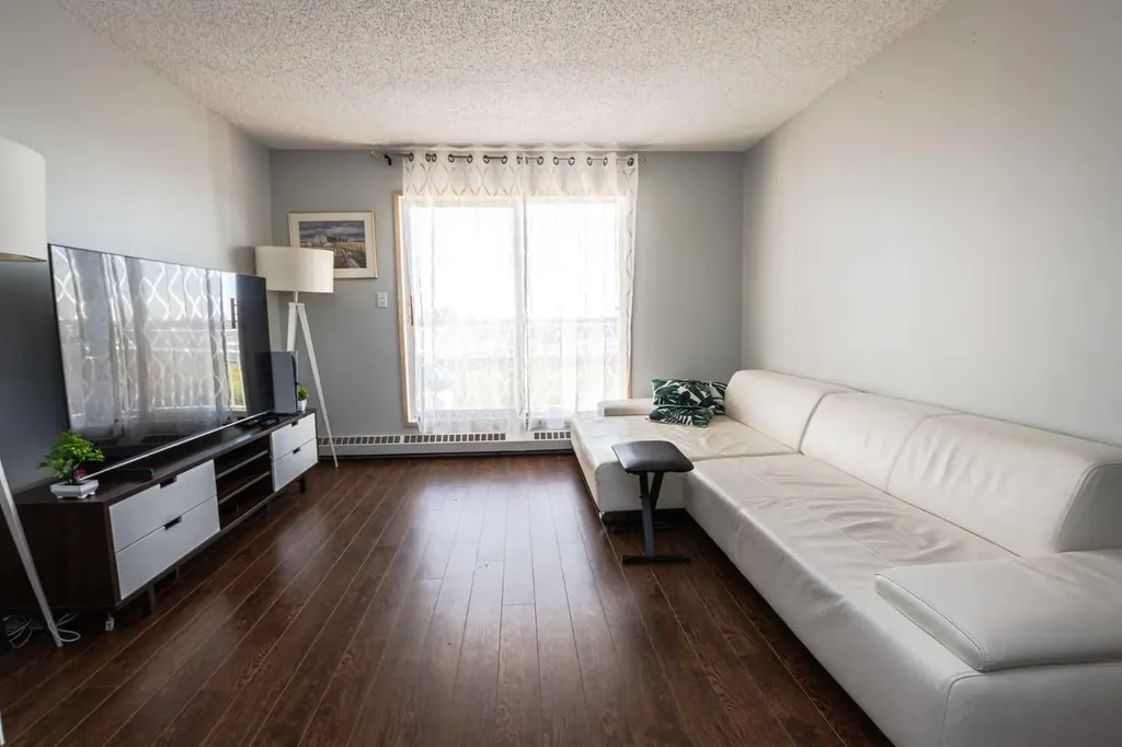 10405 99 Avenue Grande Prairie AB T8V 6Z3