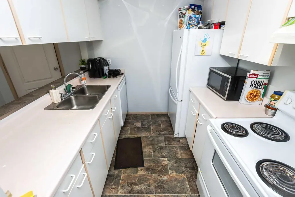 10405 99 Avenue Grande Prairie AB T8V 6Z3
