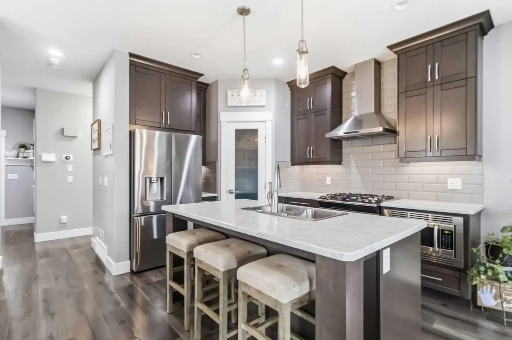 240 Warren Way Fort Mcmurray AB T9H5H9