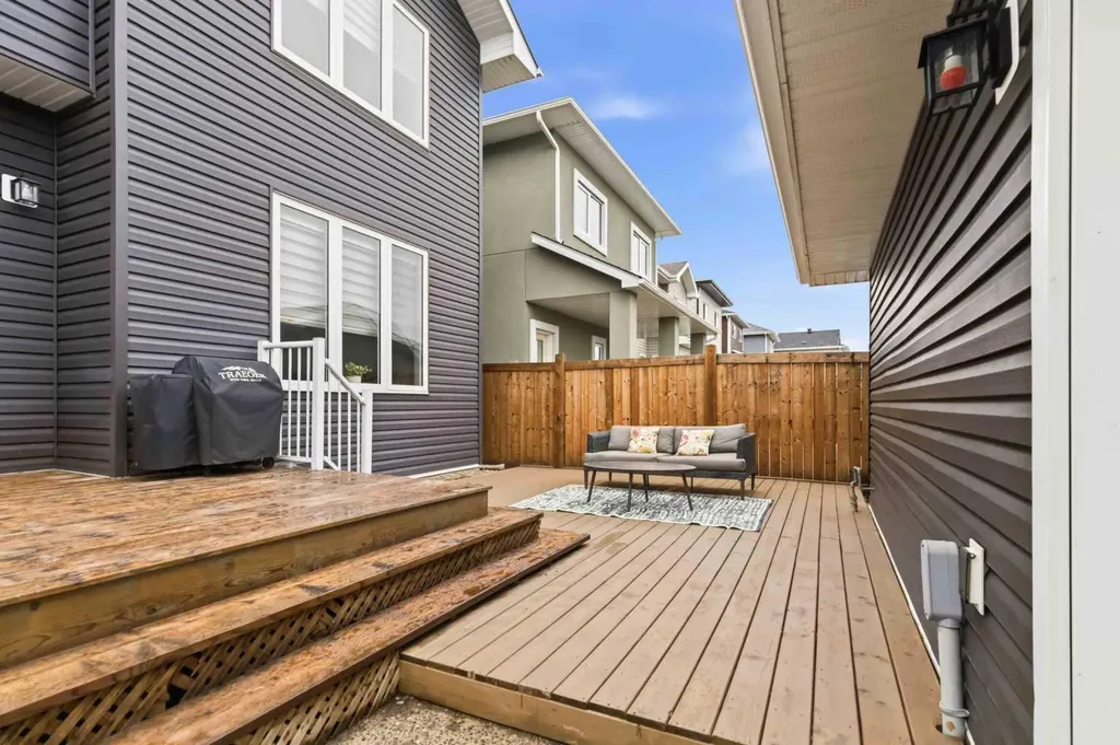 240 Warren Way Fort Mcmurray AB T9H5H9