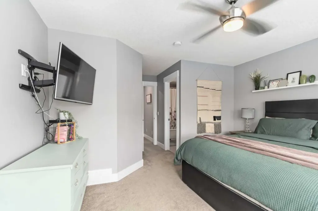 240 Warren Way Fort Mcmurray AB T9H5H9