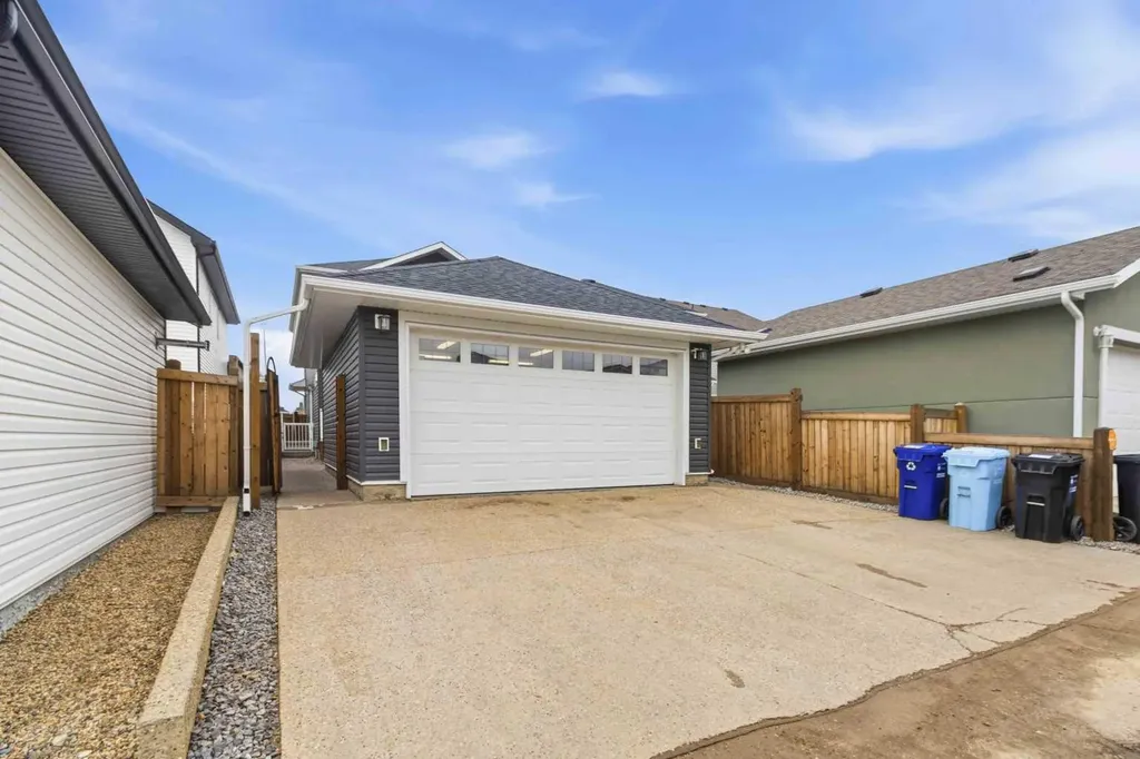 240 Warren Way Fort Mcmurray AB T9H5H9