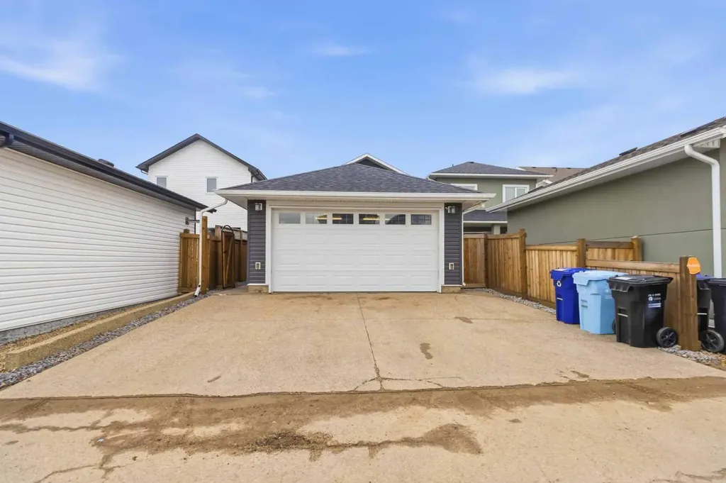 240 Warren Way Fort Mcmurray AB T9H5H9