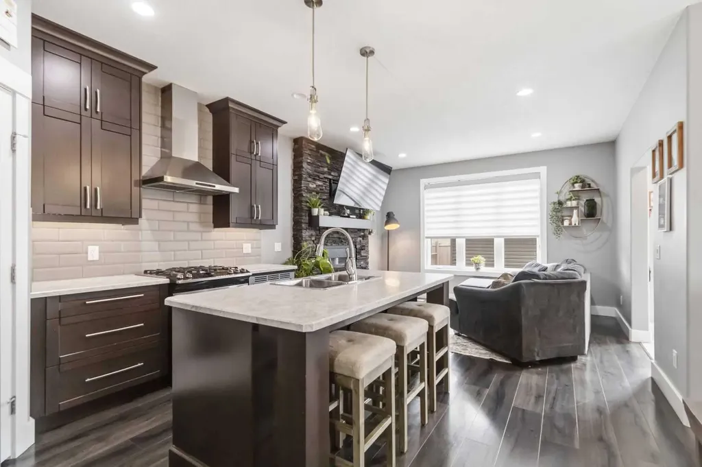 240 Warren Way Fort Mcmurray AB T9H5H9