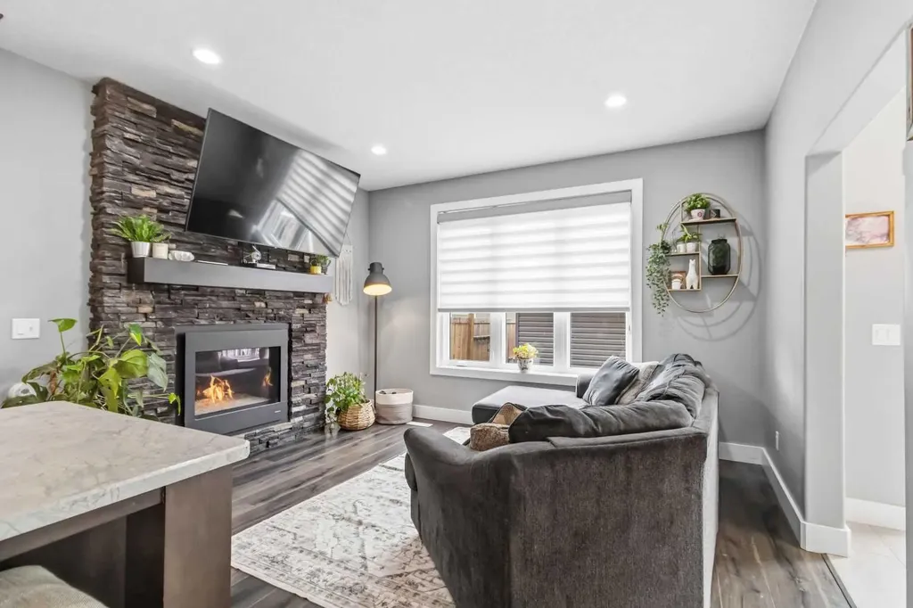 240 Warren Way Fort Mcmurray AB T9H5H9