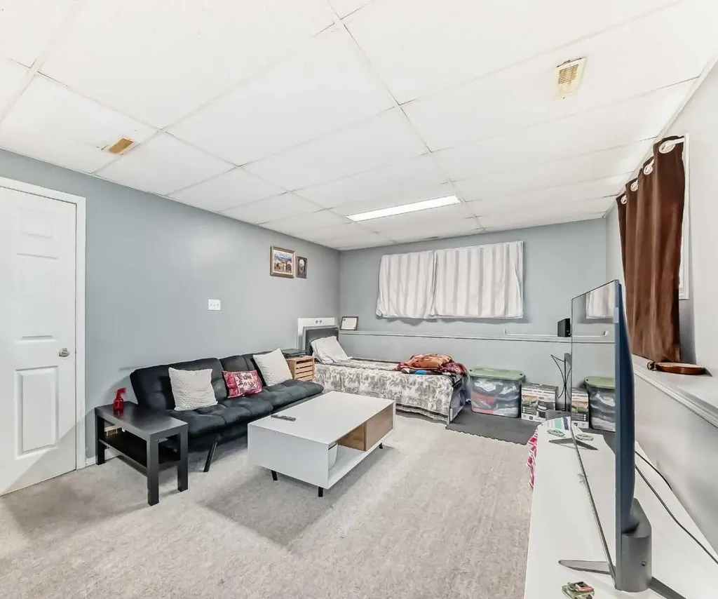 202 Saddlemead Green NE Calgary AB T3J 4M7