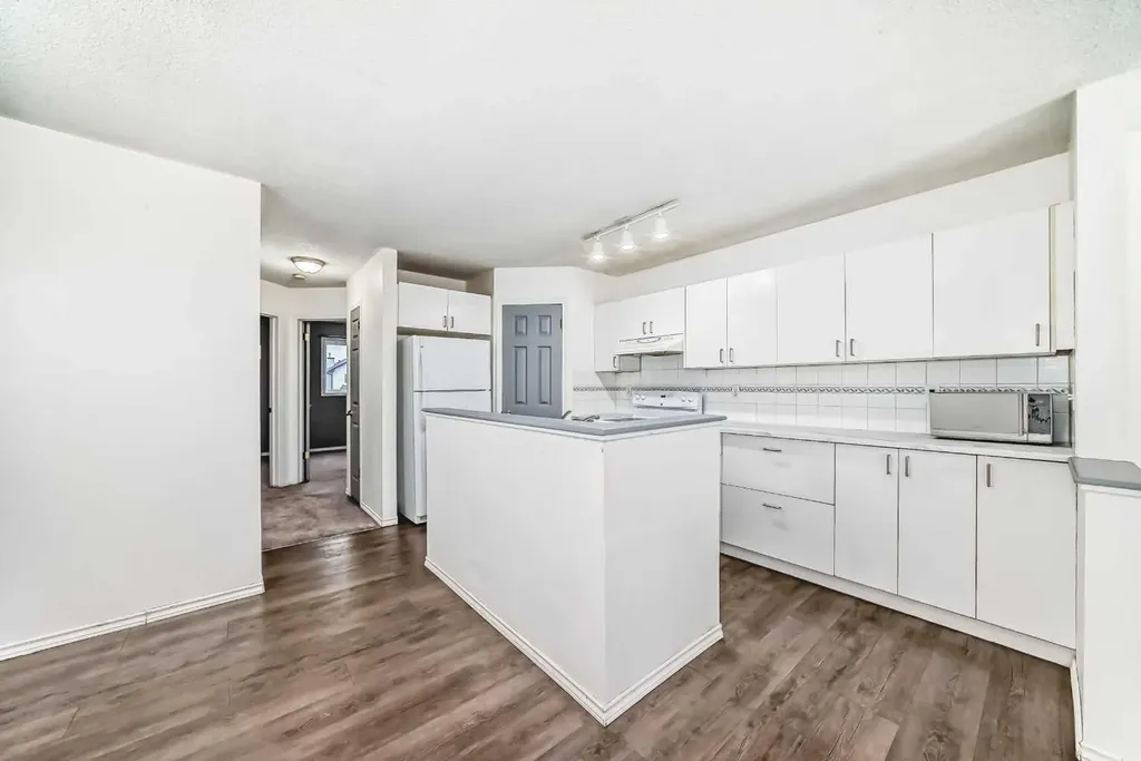 202 Saddlemead Green NE Calgary AB T3J 4M7