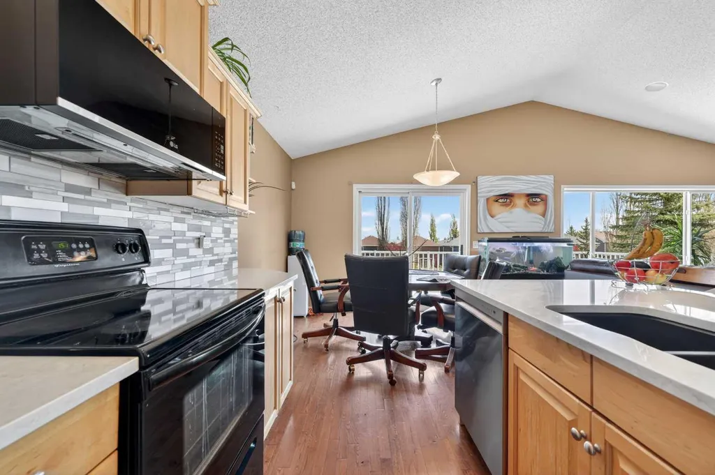 44 Bridlepost Green SW Calgary AB T2Y3X6