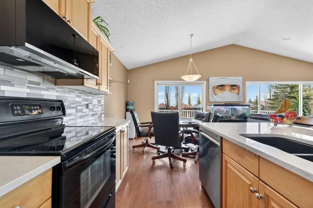 44 Bridlepost Green SW Calgary AB T2Y3X6
