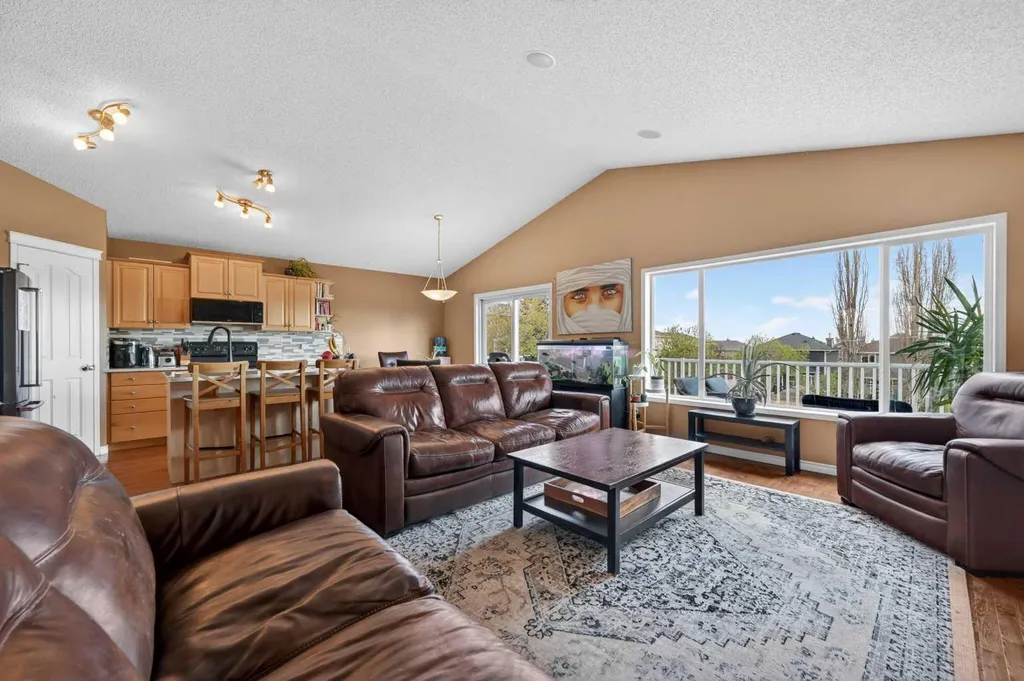 44 Bridlepost Green SW Calgary AB T2Y3X6