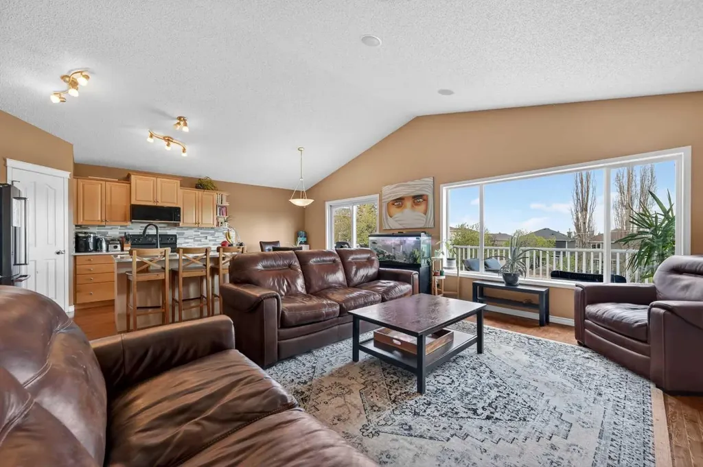 44 Bridlepost Green SW Calgary AB T2Y3X6