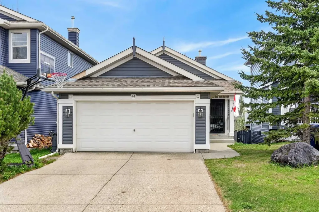 44 Bridlepost Green SW Calgary AB T2Y3X6