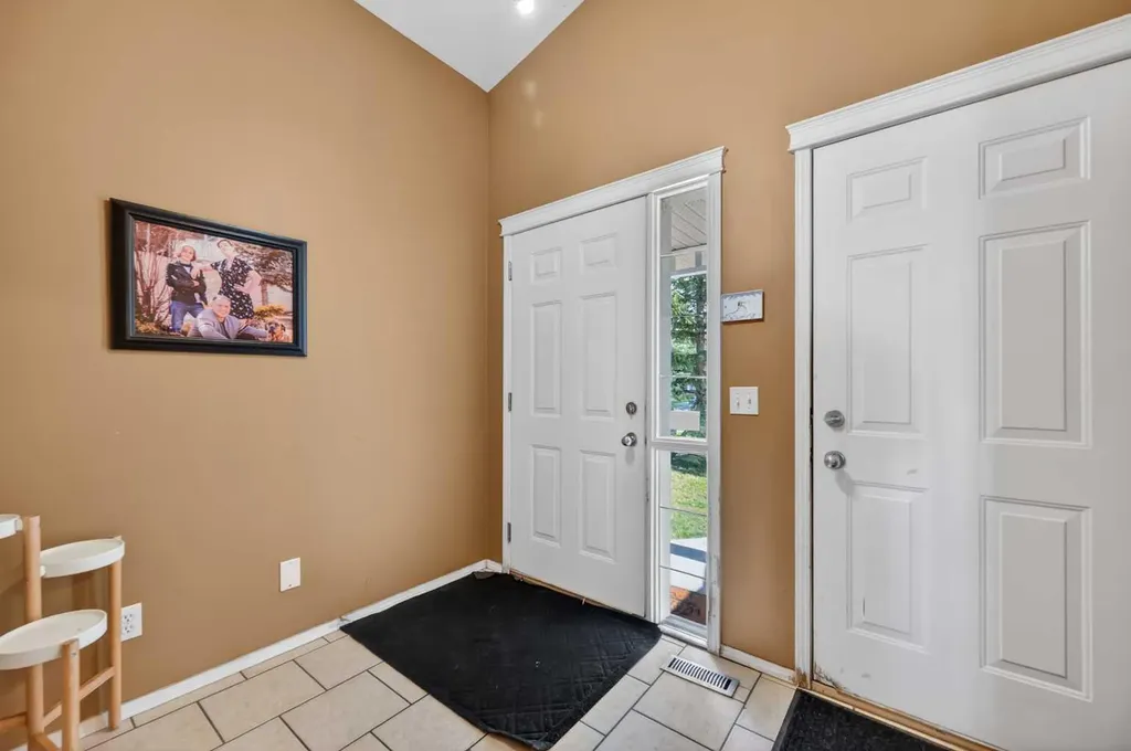 44 Bridlepost Green SW Calgary AB T2Y3X6