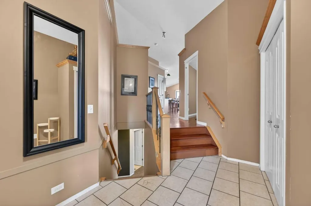 44 Bridlepost Green SW Calgary AB T2Y3X6
