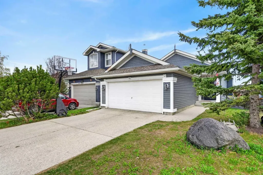44 Bridlepost Green SW Calgary AB T2Y3X6