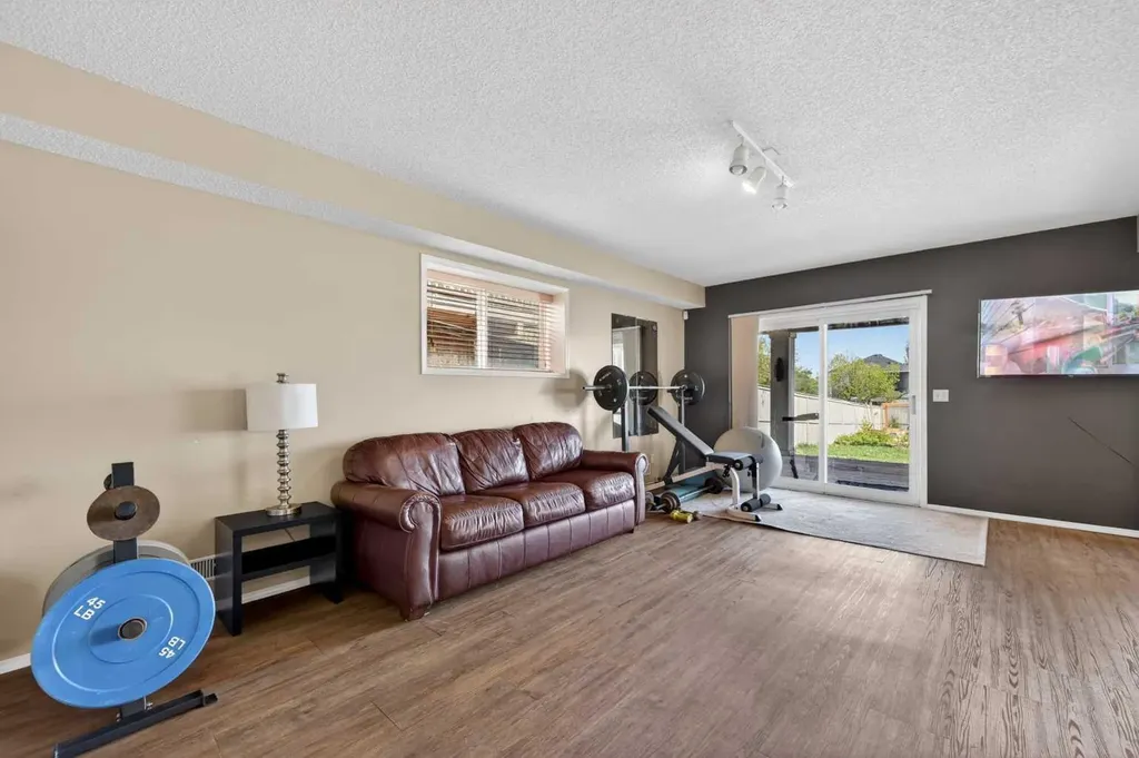 44 Bridlepost Green SW Calgary AB T2Y3X6