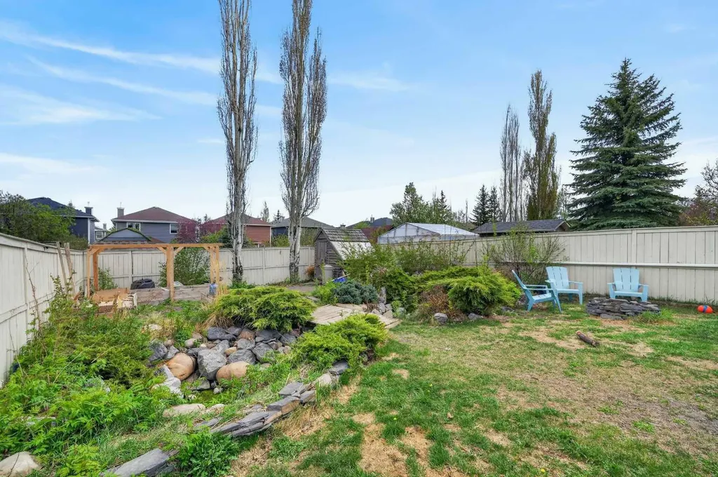 44 Bridlepost Green SW Calgary AB T2Y3X6