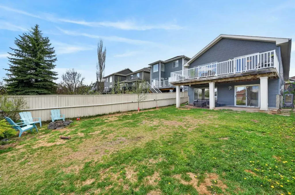 44 Bridlepost Green SW Calgary AB T2Y3X6