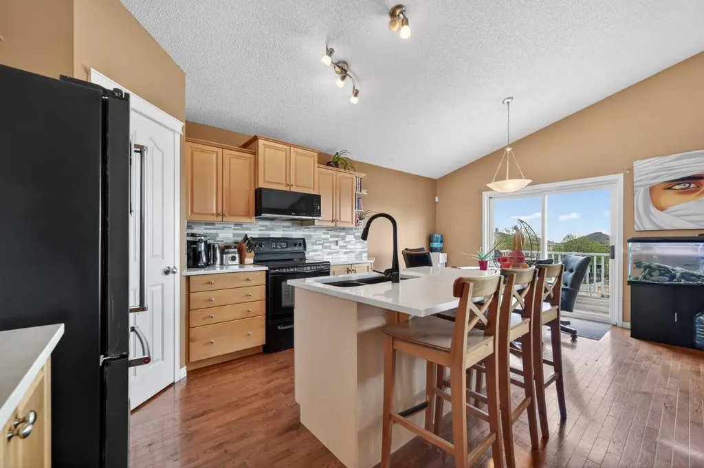 44 Bridlepost Green SW Calgary AB T2Y3X6
