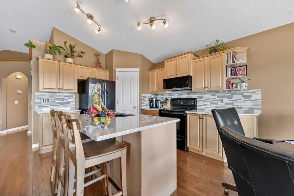 44 Bridlepost Green SW Calgary AB T2Y3X6