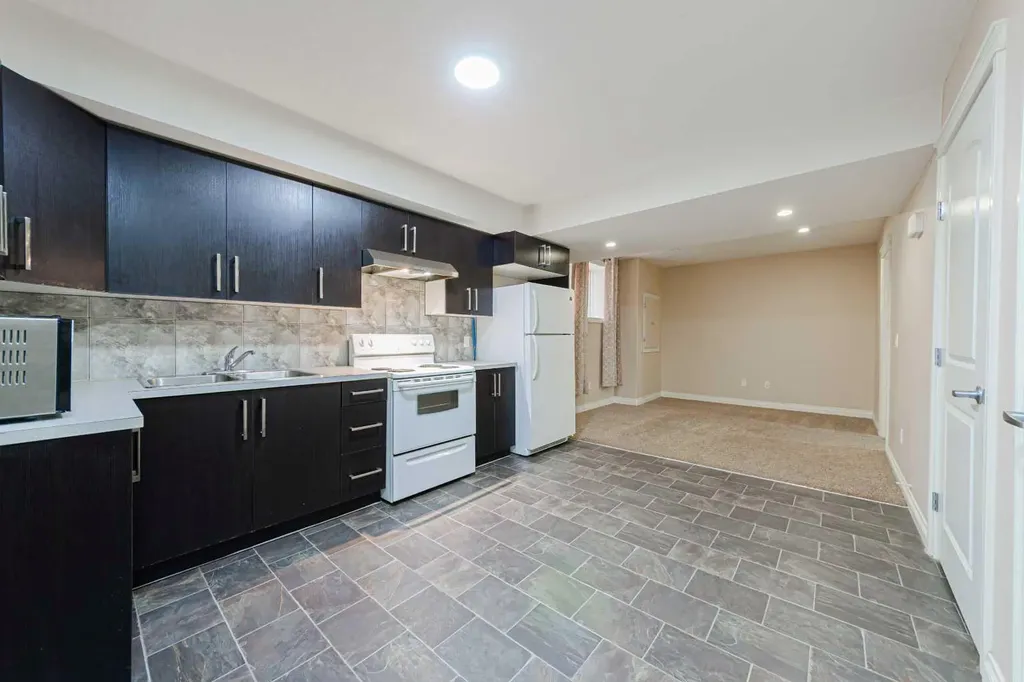 220 Saddlelake Drive NE Calgary AB T3J 0P2
