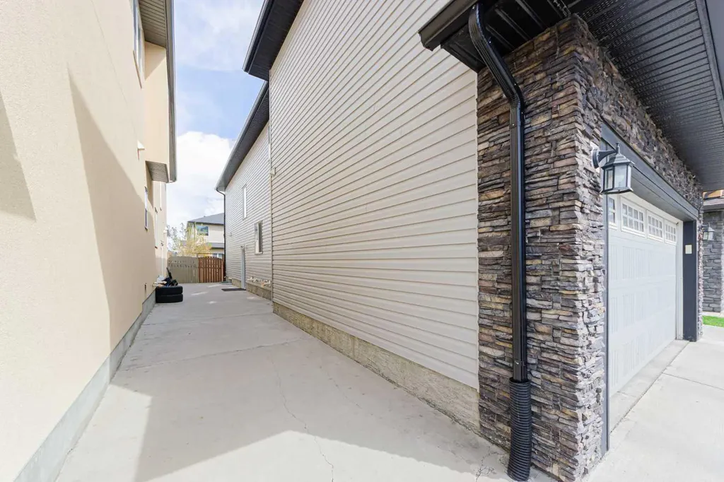 220 Saddlelake Drive NE Calgary AB T3J 0P2