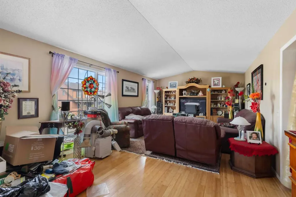 169 Beddington Circle NE Calgary AB T2K 2E3