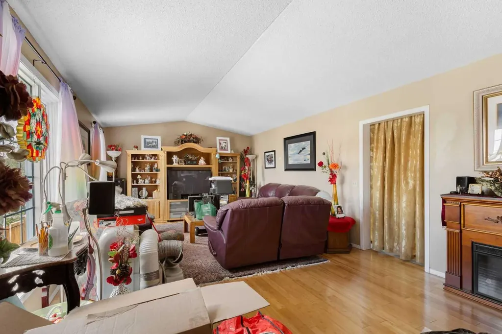 169 Beddington Circle NE Calgary AB T2K 2E3