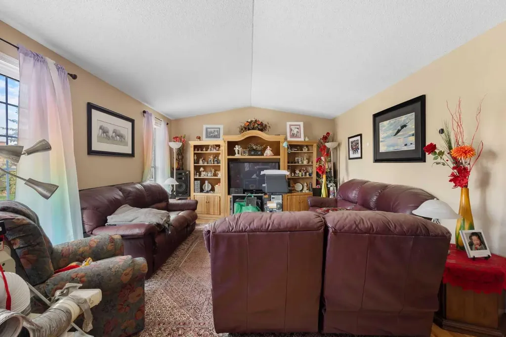 169 Beddington Circle NE Calgary AB T2K 2E3