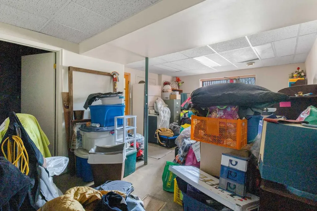 169 Beddington Circle NE Calgary AB T2K 2E3