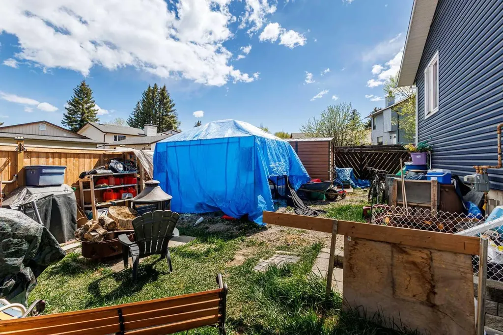 169 Beddington Circle NE Calgary AB T2K 2E3