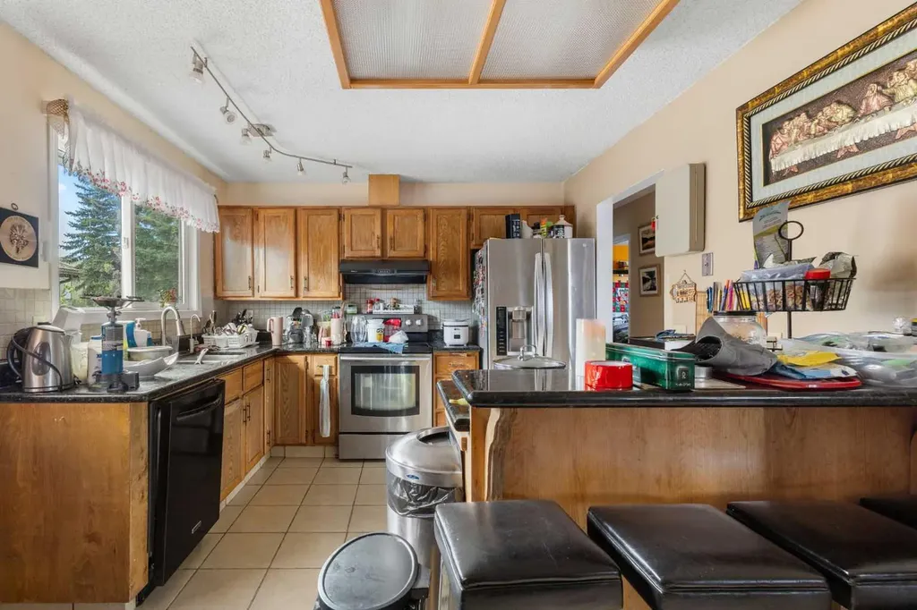 169 Beddington Circle NE Calgary AB T2K 2E3