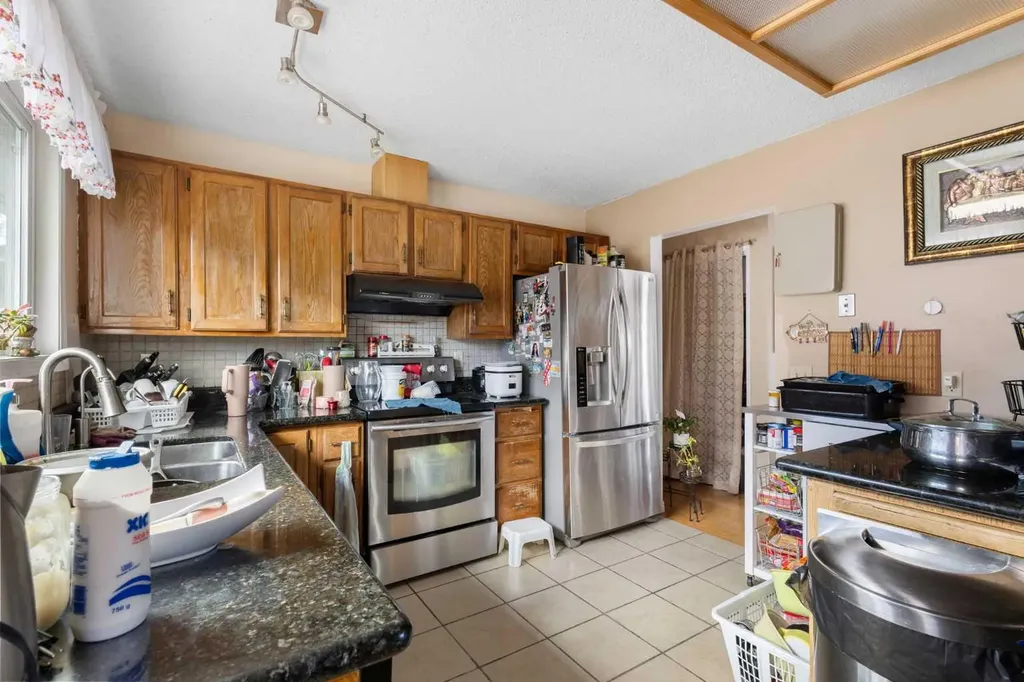 169 Beddington Circle NE Calgary AB T2K 2E3