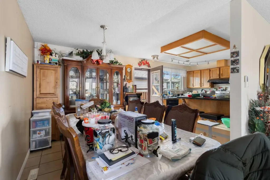 169 Beddington Circle NE Calgary AB T2K 2E3